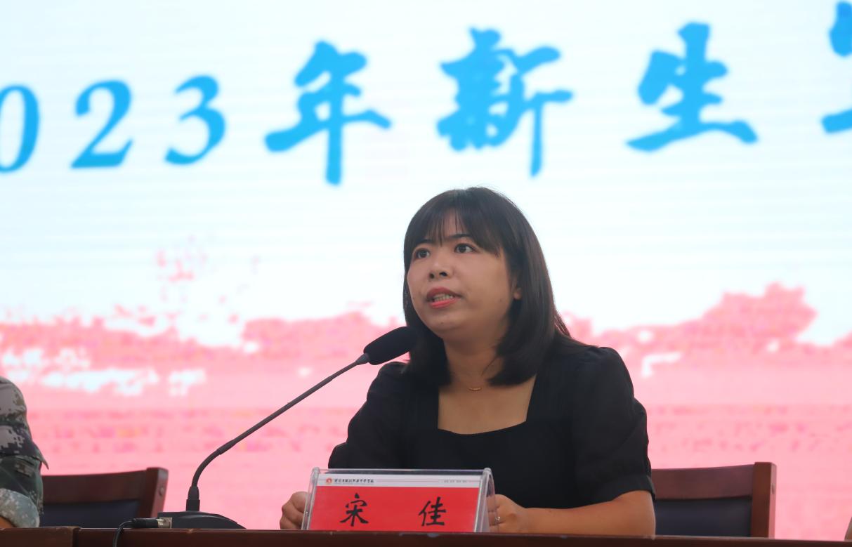 acef6a1b2c0b43d795b7f90de75de03f acef6a1b2c0b43d795b7f90de75de03f.Jpeg