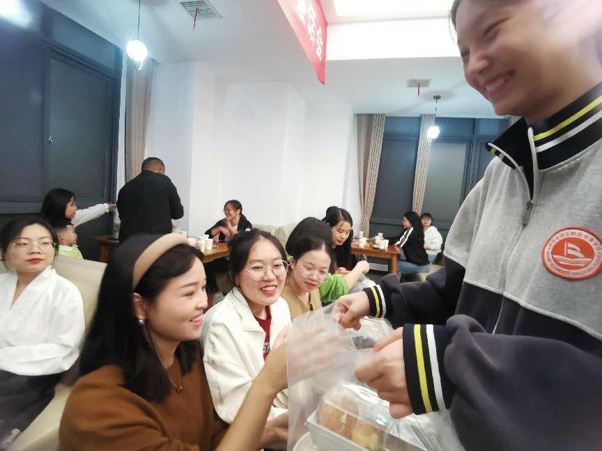 d6c19b8eb9a84033b9ac907f180e82a8 d6c19b8eb9a84033b9ac907f180e82a8.Jpeg