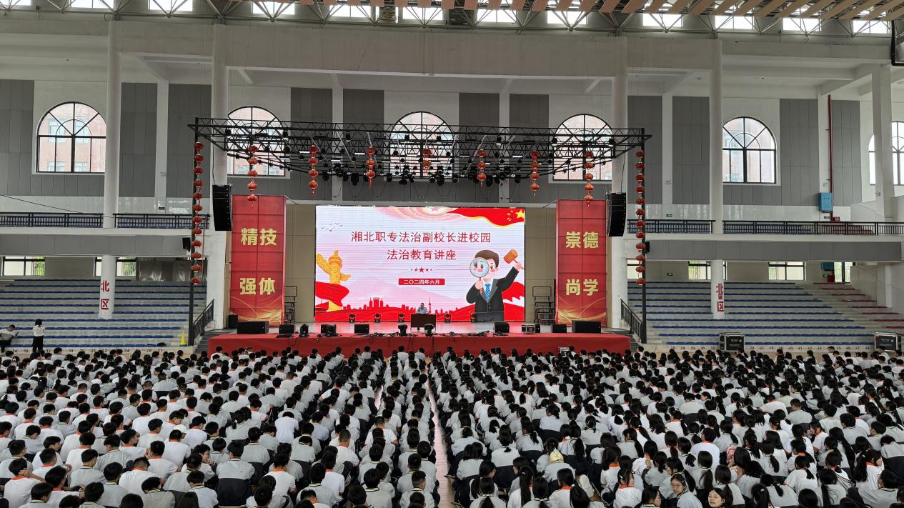 4ac74eb3a951412fb1a4f7b9da63eaf2 4ac74eb3a951412fb1a4f7b9da63eaf2.Jpeg